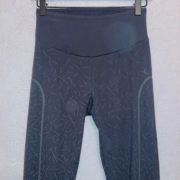 Decathlon Black Printed High Waisted Athletic Ankle Length Leggings size 28 - Picture 2 of 5